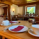 Bed & Breakfast Gaestehaus Edlhuber Mittenwald
