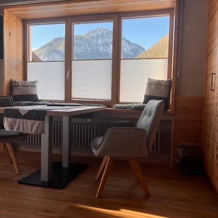 Alojamento de Acomodação e Pequeno-almoço Gaestehaus Edlhuber Mittenwald