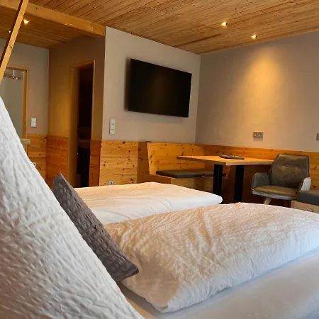 Gaestehaus Edlhuber Alojamento de Acomodação e Pequeno-almoço Mittenwald