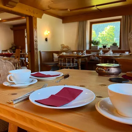 Bed and Breakfast Gaestehaus Edlhuber Mittenwald