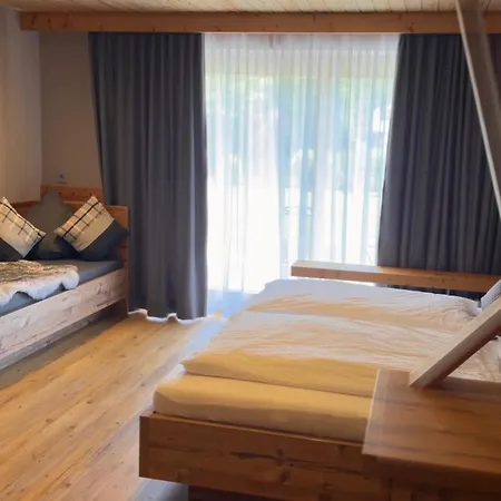 Alojamento de Acomodação e Pequeno-almoço Gaestehaus Edlhuber Mittenwald