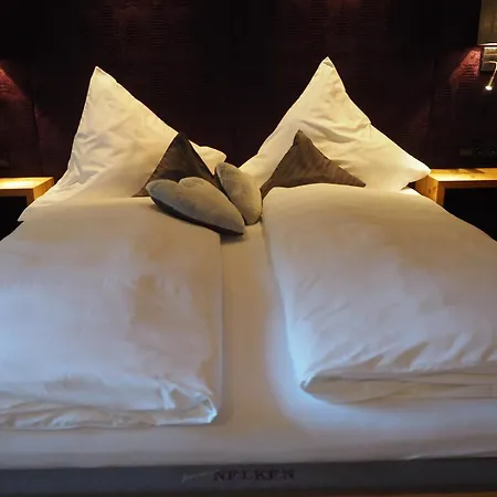 Bed & Breakfast Gaestehaus Edlhuber 2*