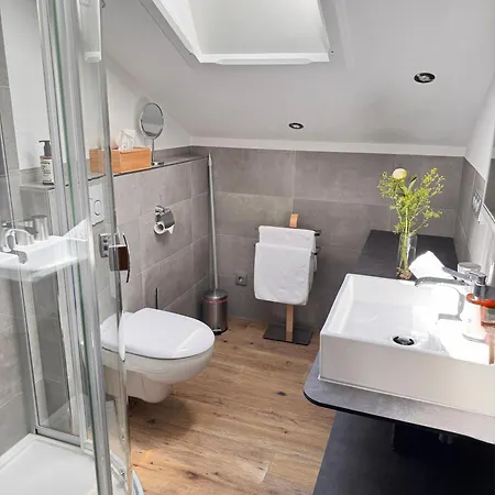 Bed & Breakfast Gaestehaus Edlhuber 2*