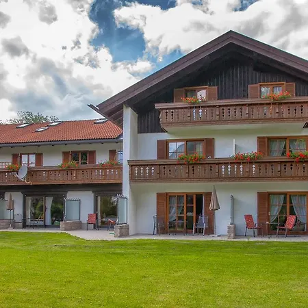 Bed & Breakfast Gaestehaus Edlhuber 2*