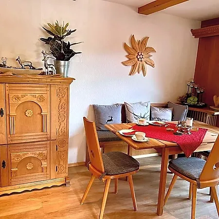 Gaestehaus Edlhuber Alojamento de Acomodação e Pequeno-almoço Mittenwald