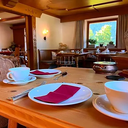 Gaestehaus Edlhuber Alojamento de Acomodação e Pequeno-almoço 4*