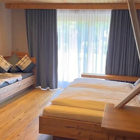 Gaestehaus Edlhuber Alojamento de Acomodação e Pequeno-almoço Mittenwald