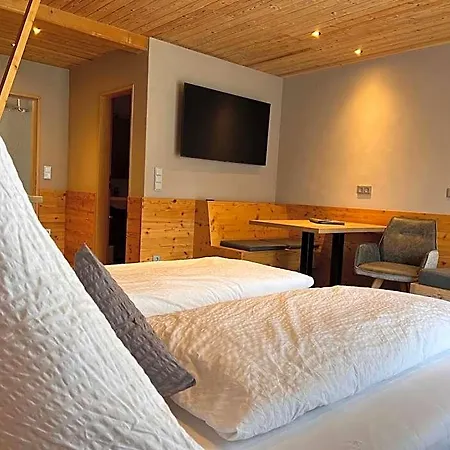 Gaestehaus Edlhuber Mittenwald